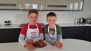 Four ingredient flapjacks | Easy recipe for kids
