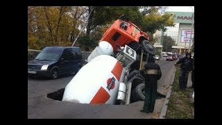 WTF Epic Driving FAILS Caught On Camera! Stupid Drivers October 2018 #8 part