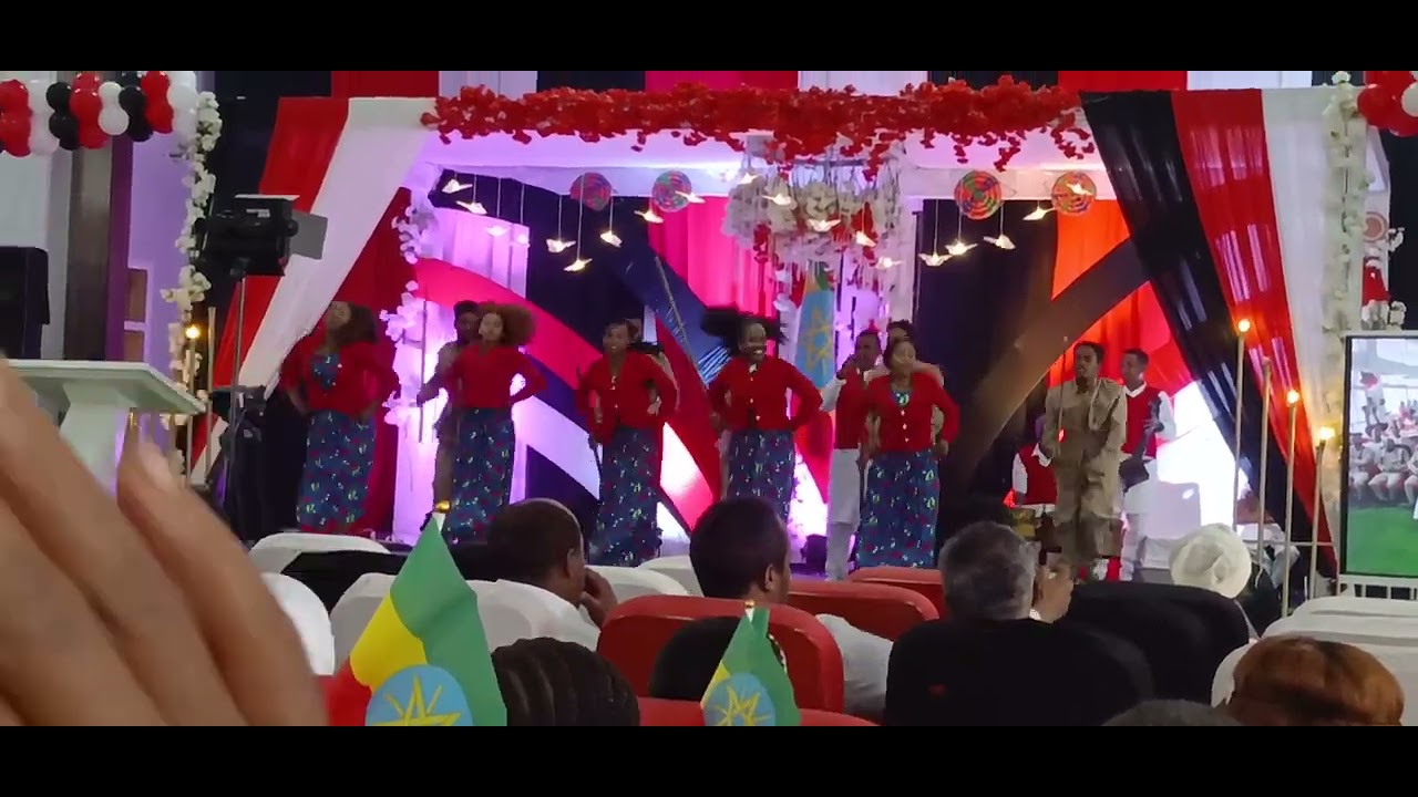 Aadaa Oromoo miidhagaa Ayyaana Irreechaa bara 2017 - YouTube