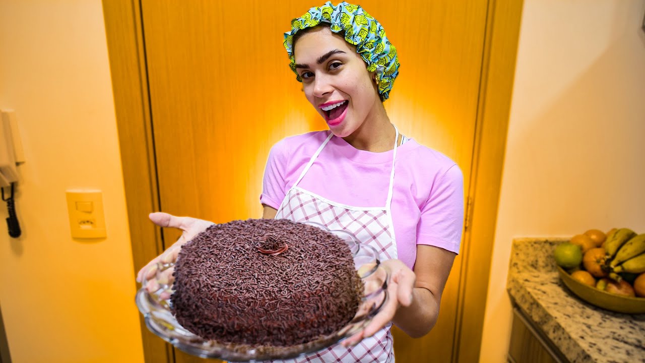 FIZ UM BOLO PELA PRIMEIRA VEZ!! ( Ana na cozinha )