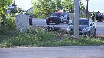 Moped driver in critical condition after crash with 18-wheeler on East Side, SAPD says