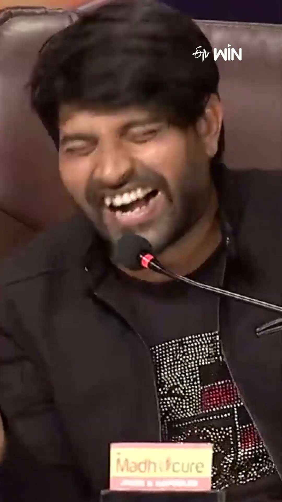 #shorts - దోమల్ని బ్యాట్ తో చంపేస్తే టెన్నిస్ ప్లేయర్ లు అయిపోతారా ఏంటి..? #jabardasth #HyperAadi