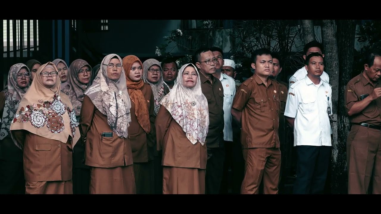 Purna Bakti Kepala Sekolah Fir Azwar, S.Pd., M.M.