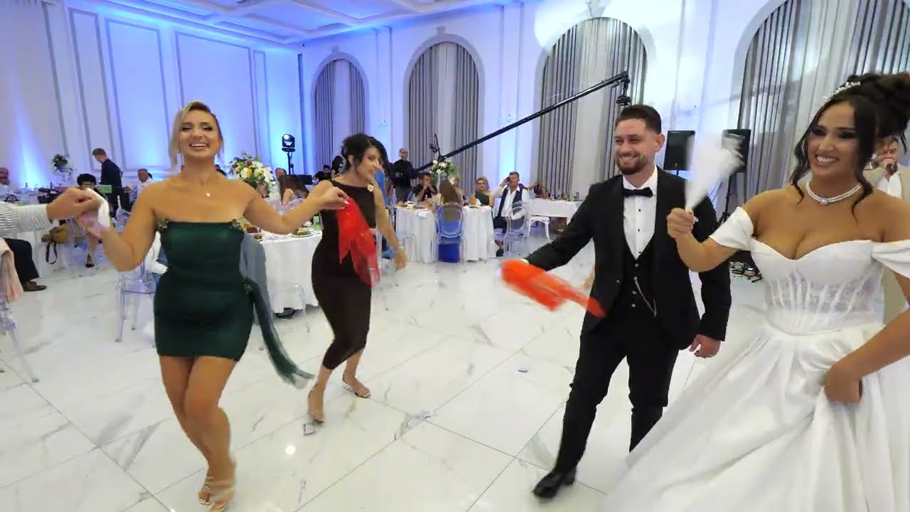 Shoqeria e nuses  dhe vallja e krushqeve  e ndezin Dasem