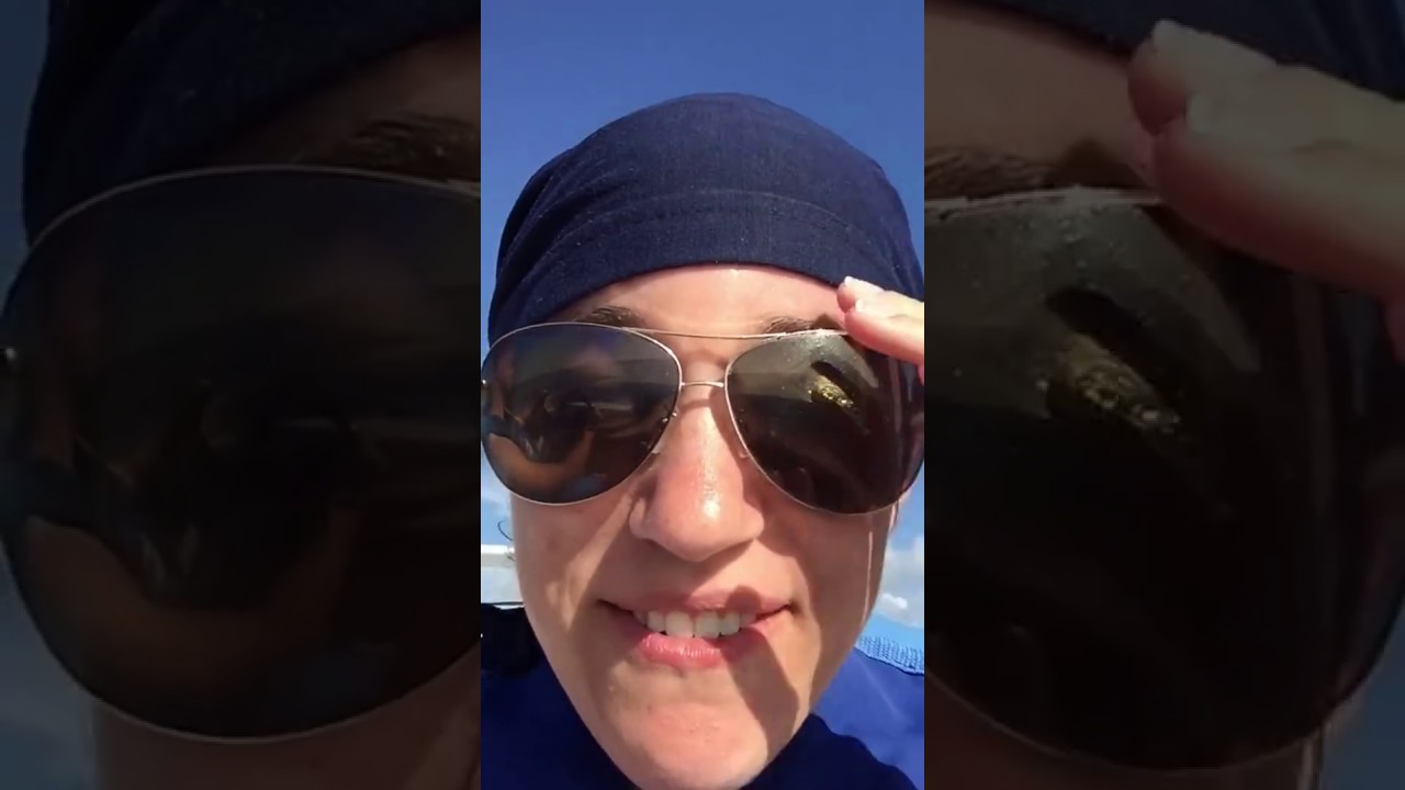 Speed Boat with The Hair Grip