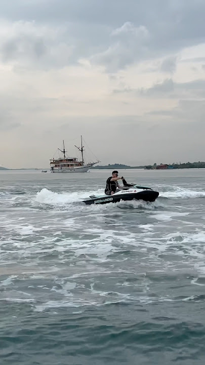 Naik Jetski di Harris Resort Barelang Batam Seru #viralvideo #travel #batam