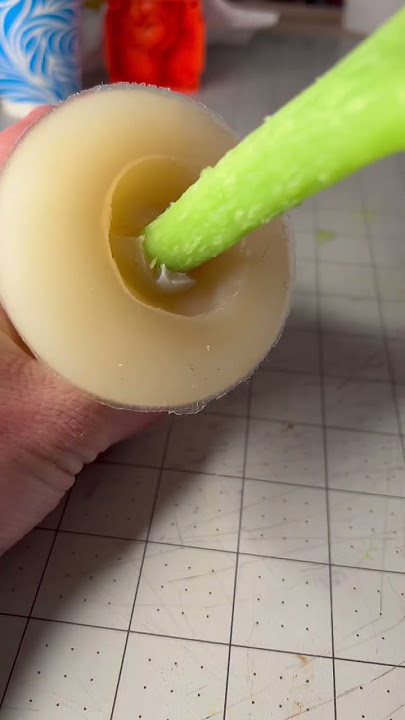 Making a silicone pickle 🥒 #pickle #silicone #artprocess
