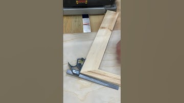 How to Miter Two Boards of Different Widths #woodworking #diyideas #pictureframing #craftingtips