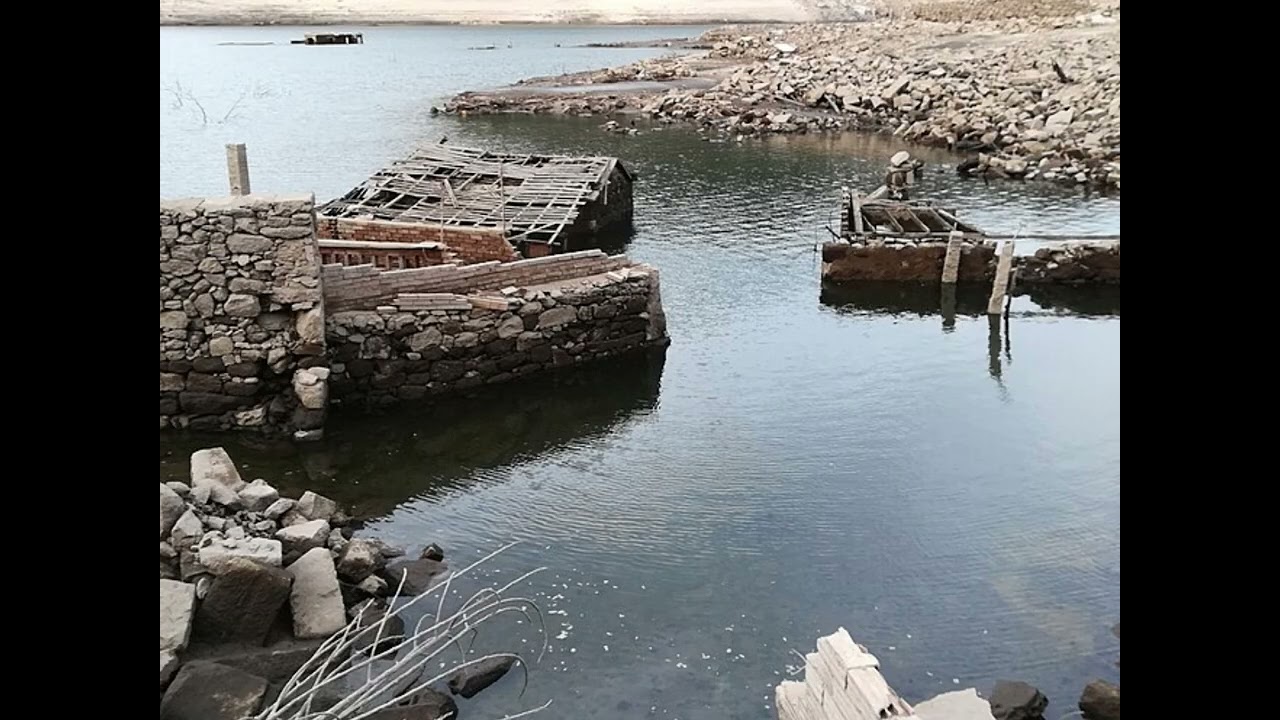 El pueblo que desapareció bajo el agua… y volvió 30 años después