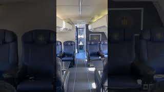 Amazing Pit Reveal Inside A Boeing 737-300