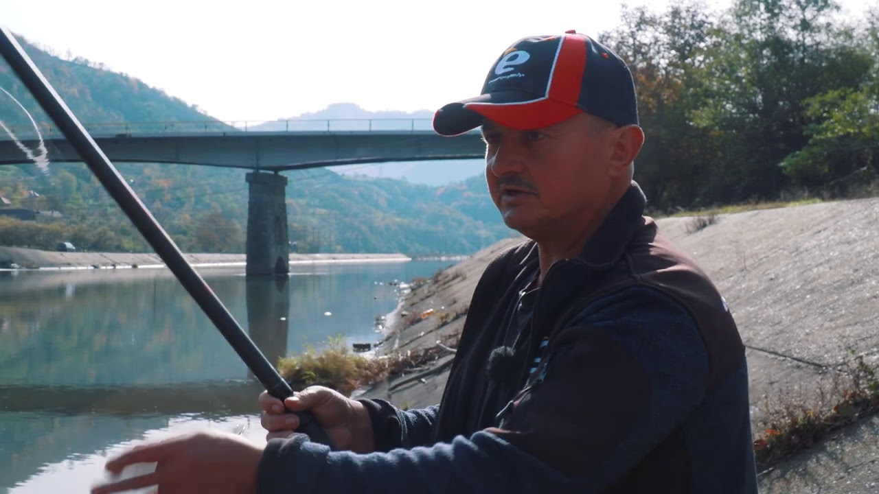 Scobari de toamna pe Valea Oltului