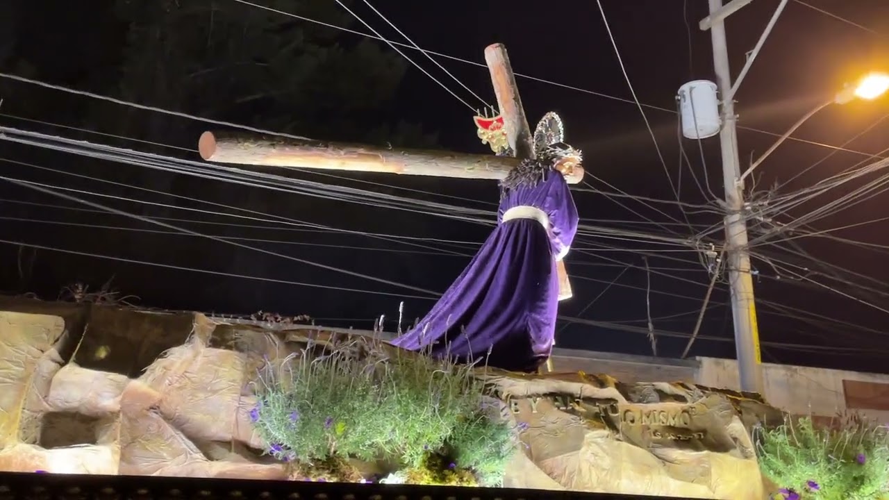 Procesión Jesús Nazareno de Los Milagros - jueves del Silencio 