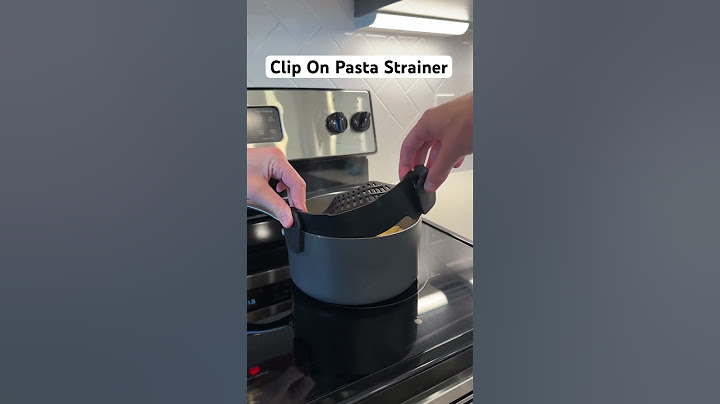 Clip On Pasta Strainer #lifehack #kitchenfinds #kitchengadgets