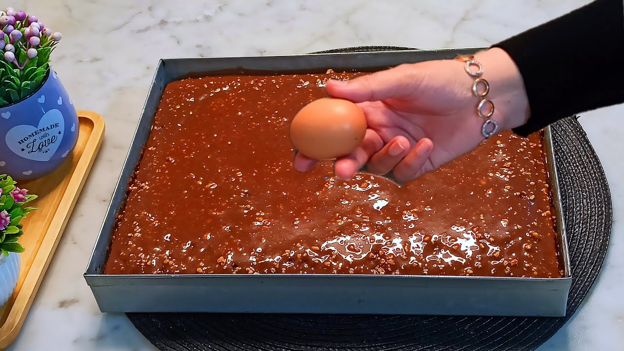 كيكة الشكولاتة عائلية👌👍 ب بيضة واحدة مشربة خفيفة تذوب في الفم ساهلة سريعة من ارووووووع مايكون