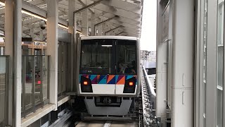 シーサイドライン金沢八景駅から普通新杉田行き2000形44編成が野島公園駅へと発車！