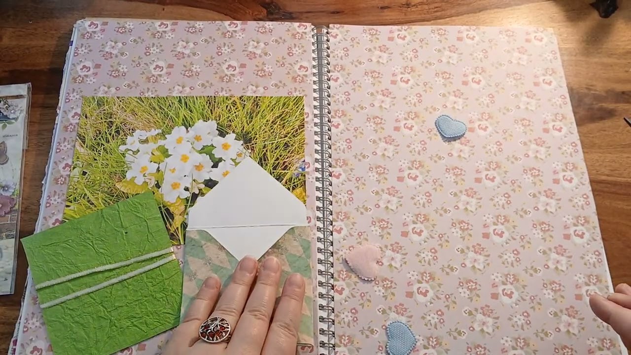 Le bonheur de créer. Collages et nostalgie. Quelques souvenirs de mes enfants petits.