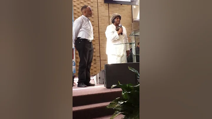 Momma Hazel Tate speaking at the Homegoing Service...