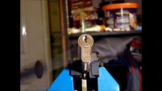Single Pin Picking Another ERA 6 Pin Euro Cylinder Lock Quite Fast www.uklocksport.co.uk