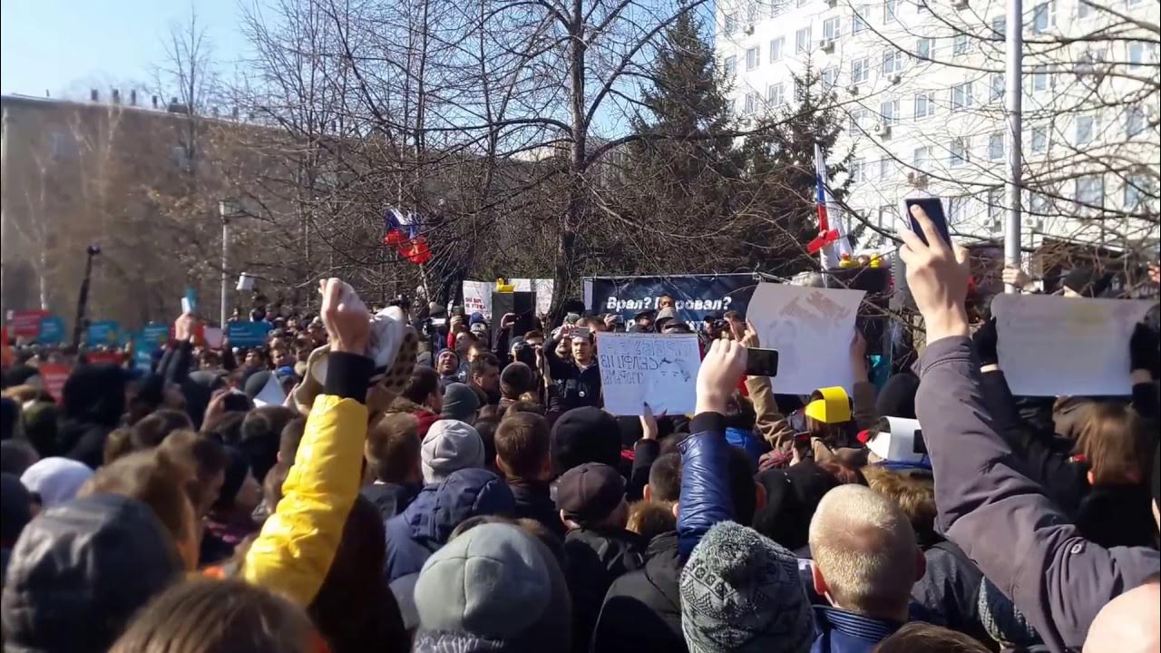Выступление на митинге 9