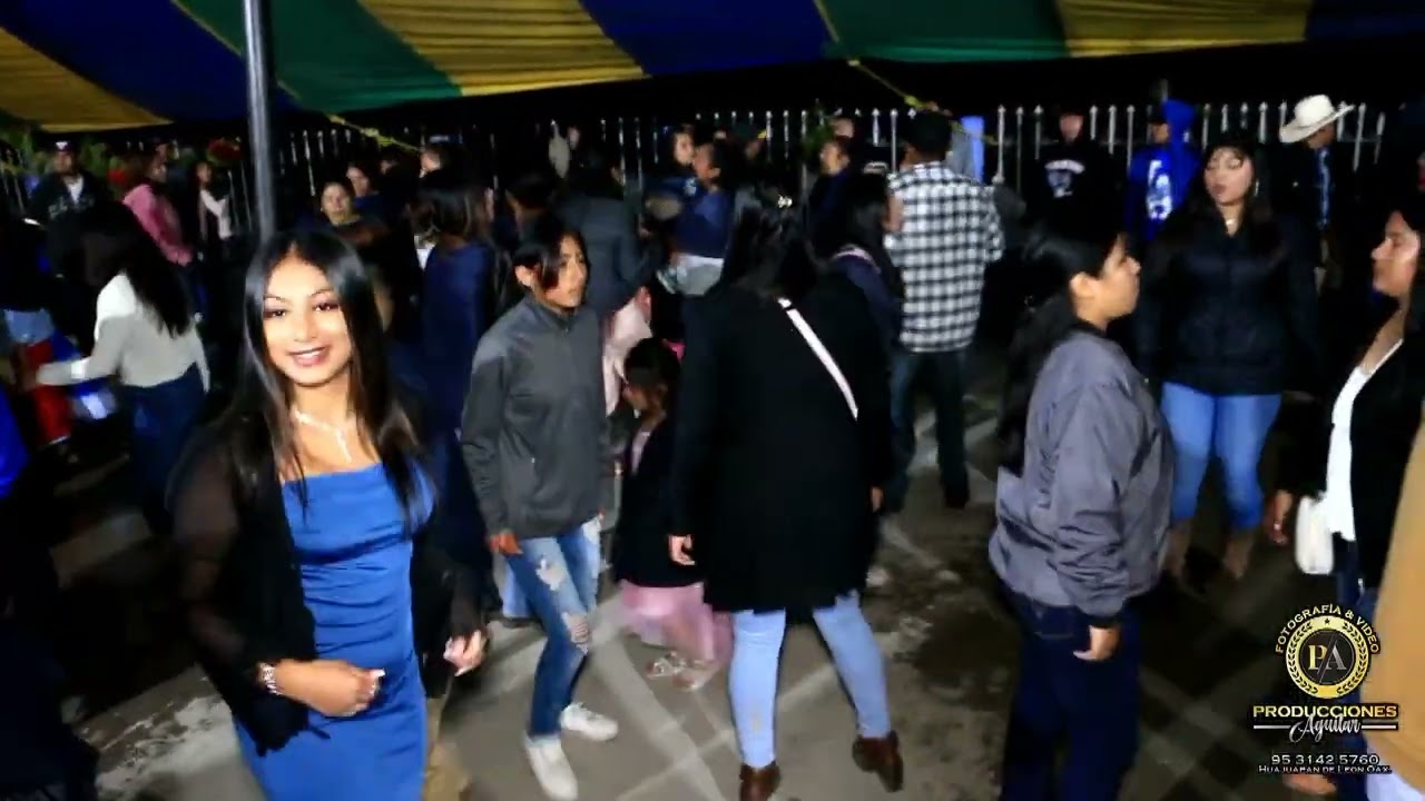 ASI DISFRUTA SU FERIA LA GENTE DE SANTA CATARINA NOLTEPEC CON SU BANDA DE VIENTO