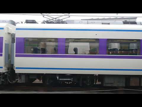 上野東京ラインと東武100系スペーシア並走動画