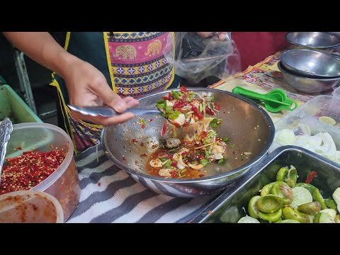 ร้านนี้ขายดีที่สุดในตลาด #ยำปูม้าสะดิ้ง #ตลาดริมบึงแก่นนคร ขอนแก่น Spicy Crab Salad Thailand 🇹🇭