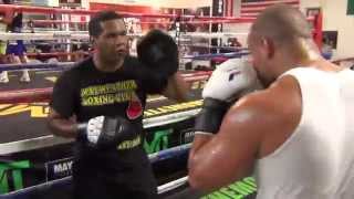 Heavyweight Kurtis Taylor padwork at the Mayweather Boxing Club
