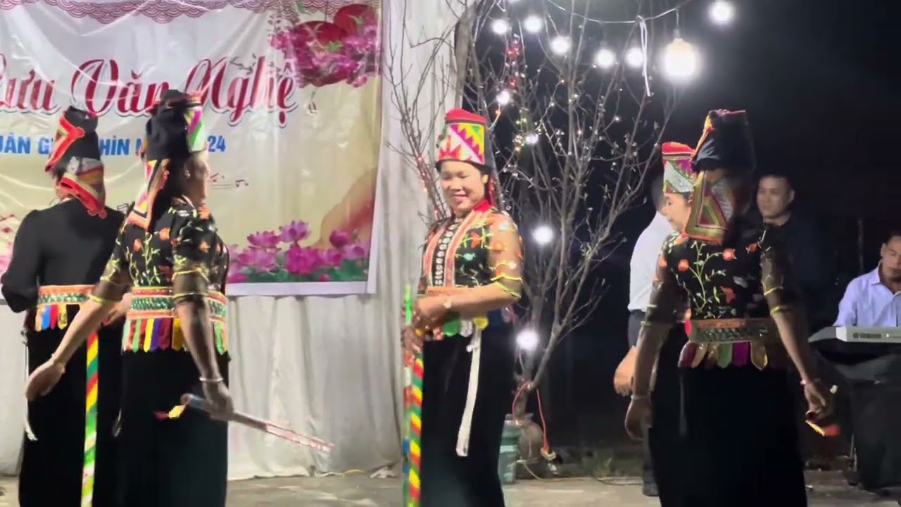 Múa khơ mũ hct bản là biểu diễn