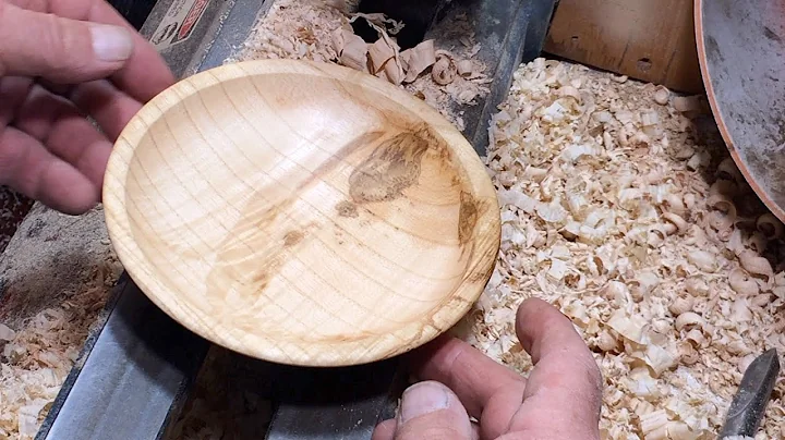 Richard Raffan how a bowl is turned.