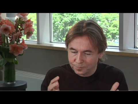 Assista a Esa-Pekka Salonen on Ligeti's "Clocks and Clouds" no YouTube Assista a Esa-Pekka Salonen on Ligeti's "Clocks and Clouds" no YouTube