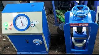 Analog 1000 KN Compression Testing Machine