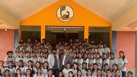 Pradeep kshetrapal honouring .best physics faculty of India .