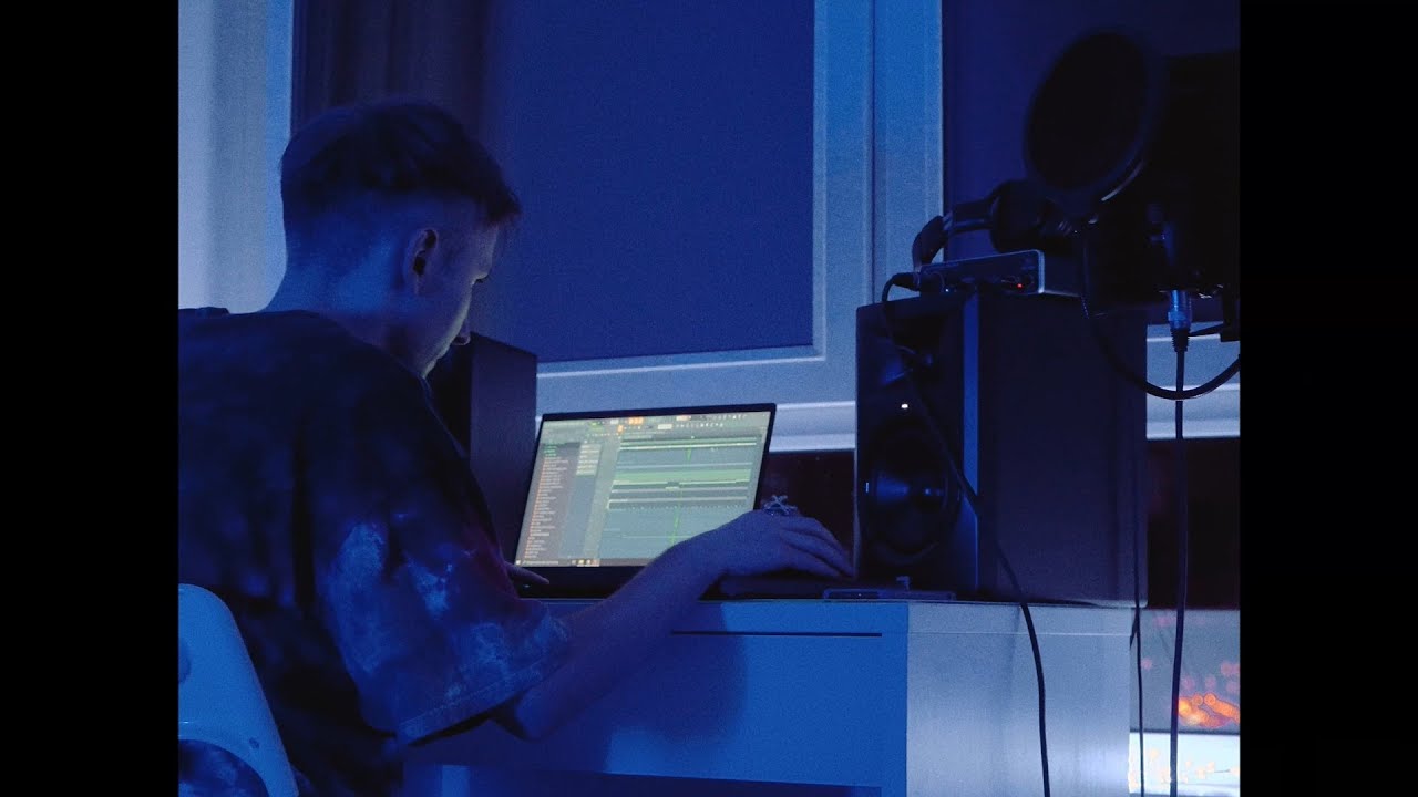 Non-Platinum Producer Flames Makes 2 Beats From Scratch (Home Cookup vol.1)