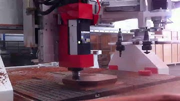 Heavy duty CNC router for wood pallet processing