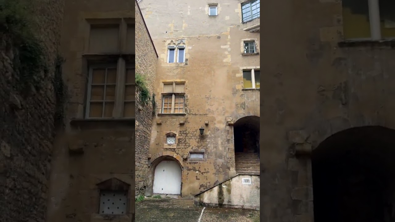 Visitez la rue des Ouches à Nevers, une merveille pavée chargée d’histoire et d’âme locale