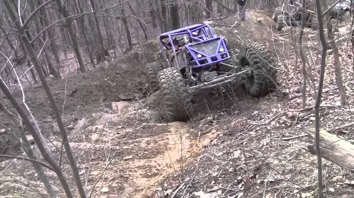 Travis Rouse gives his buggy a beat down on the At...