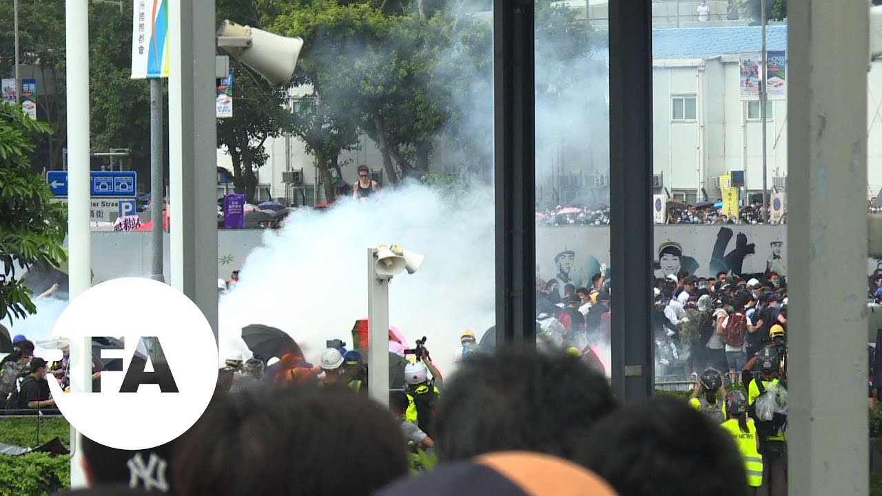 buma hiln Police, Protesters Clash in Hong Kong | Radio Free Asia (RFA)