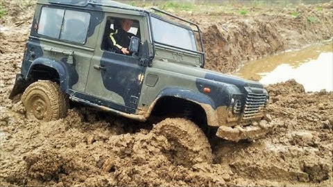 RC AXIAL DEFENDER RC4WD BODY MUD ADVENTURE! BIG FUN!