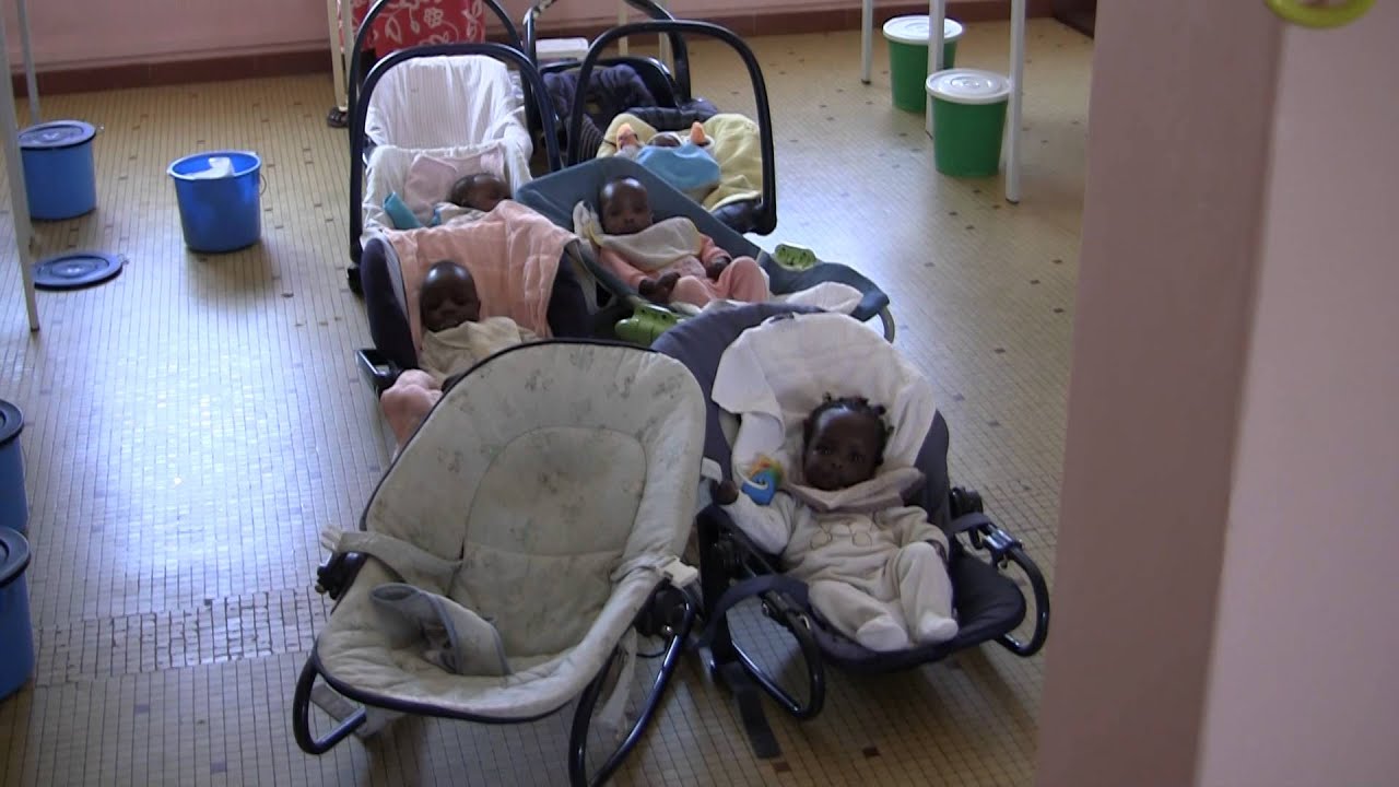 La Dama de Mali. Niños en Orfanato Dakar. Parada obligada.