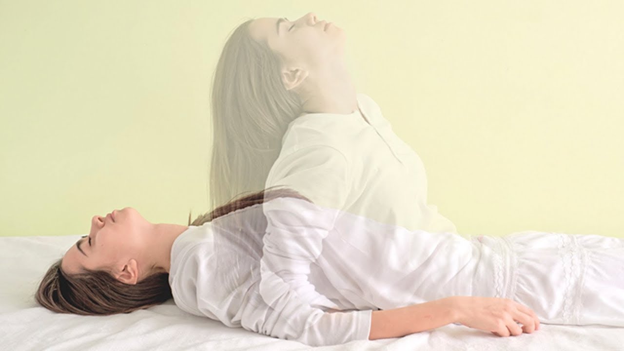 к чему снятся чужие люди. сон чужие люди в доме. книга чужие истории. сон чужой дом деревянный. сон чужие люди в доме.