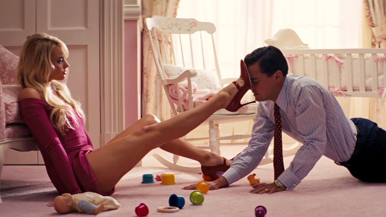 Male Gaze // Margot Robbie und Leonardo DiCaprio in The Wolf of Wall Street (2013) ©️Paramount Pictures