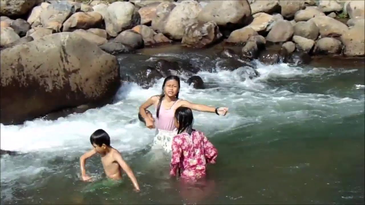 RIVER BATH IN SUNNY MORNINGS, SMILING SUNSHINE, PLEASANT NATURAL ATMOSPHERE 