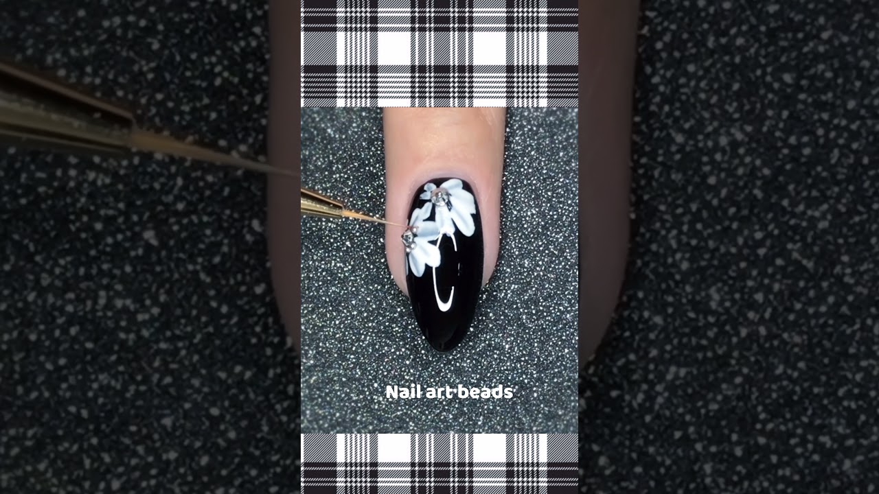 1 Minute Nail Art #67 | 🌺 Winter Flower Nail Art 🌺 