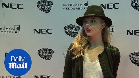 Natalie Dormer cuts a stylish figure in monochrome ensemble - Daily Mail