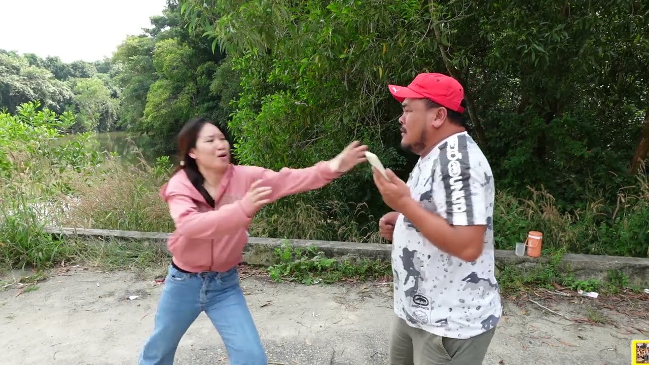 Hưng Rèo Túng Quẩn Gạ Kèo Bán Bà Bé Cho Thuỳ Cà Lem