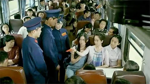 女孩坐火車逃票被抓，身旁乘客掏出紅本，列車長立馬恭敬！ - 天天要聞