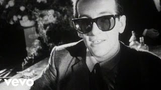 Video thumbnail of "Elvis Costello & The Attractions - New Lace Sleeves"