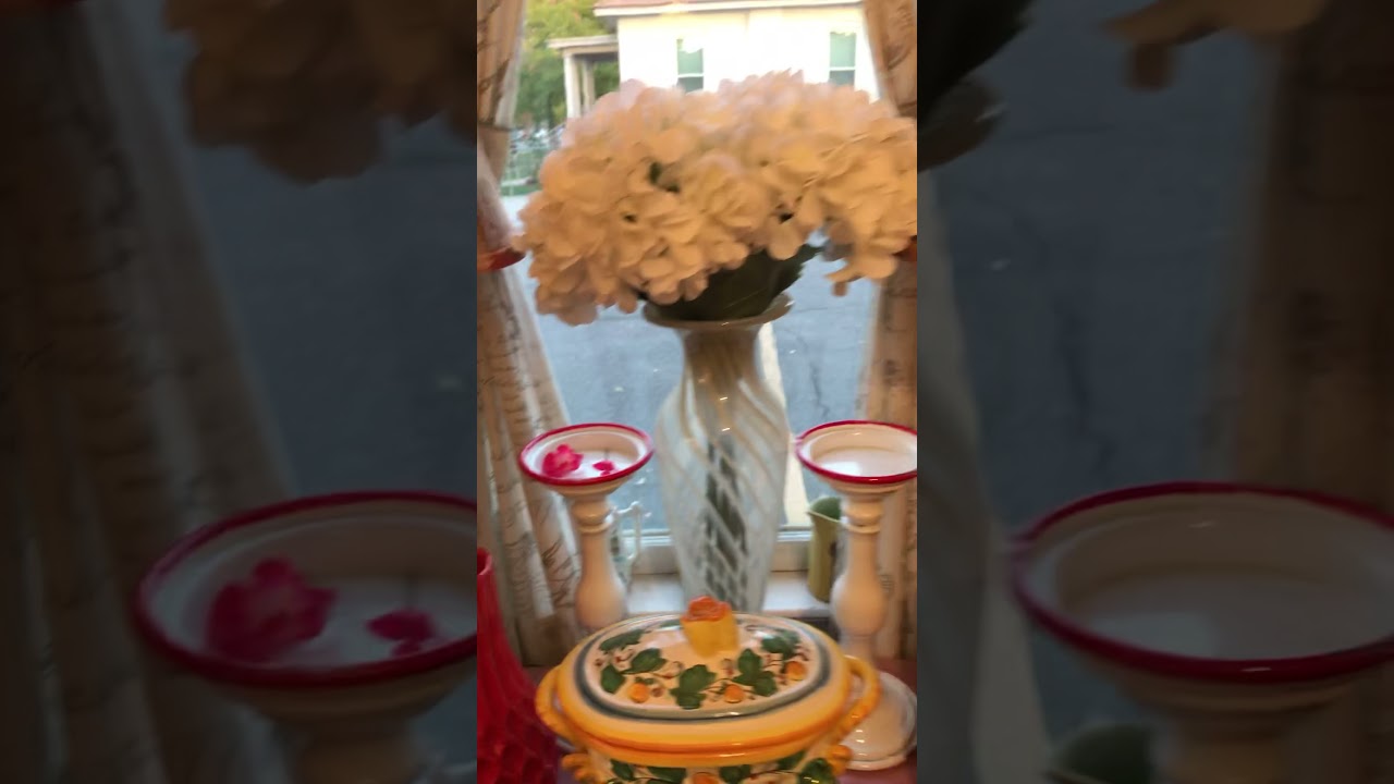 Beautiful antique/vintage shop with amazing finds!!