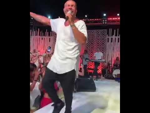 عمرو دياب وأحدث نيو لوك يا تري عجبكم