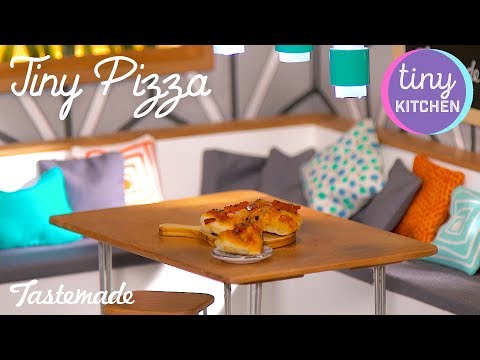 Tiny Pizza I Tiny Kitchen